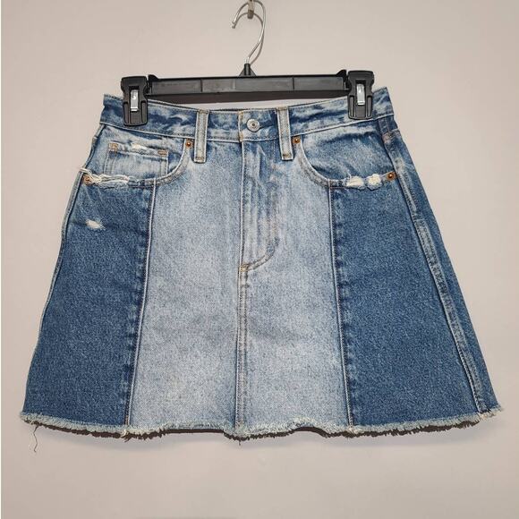 Abercrombie & Fitch Natural Rise Two Tone Raw Hem Denim Mini Skirt Size 0 - Picture 1 of 5